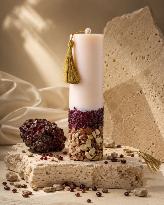 Earth & Crystal – Garnet Shore